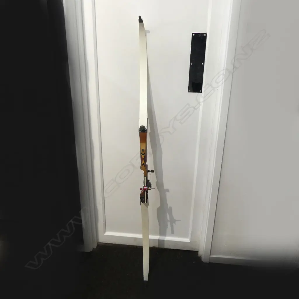 ARCHERY BOW 'BULLSEYE INTERNATURE' NO STRING L.1510mm Image 1++