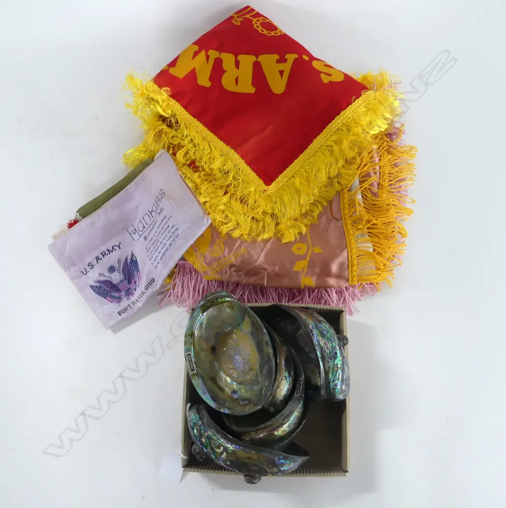WWII US ARMY MEMORABILIA; CUSHION COVERS, HANKIE POUCH w 'SWEETHEART USA' & 6 FOOTED POLISHED PAUA SHELLS Image 1++