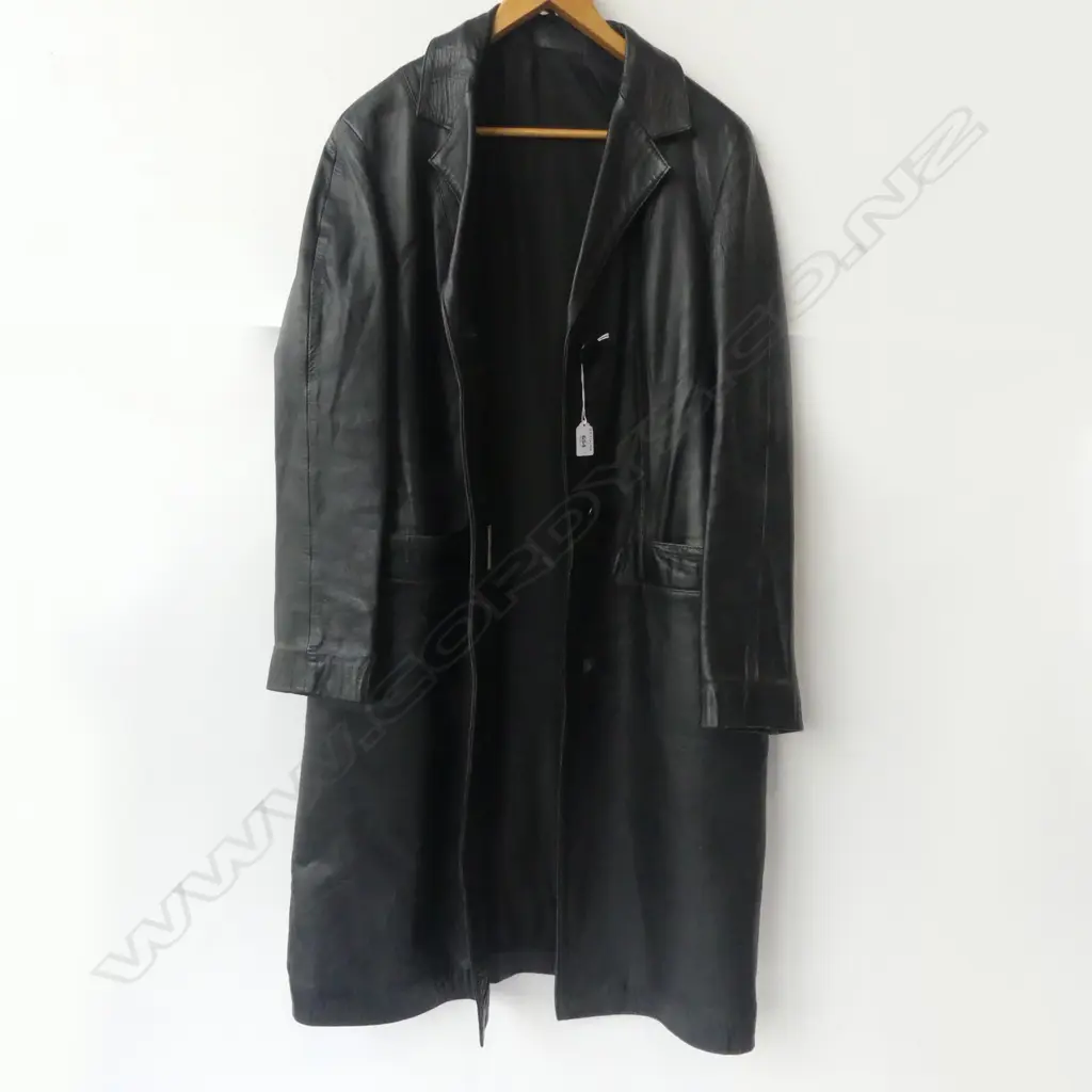 BLACK LEATHER MID LENGTH JACKET Image 1++
