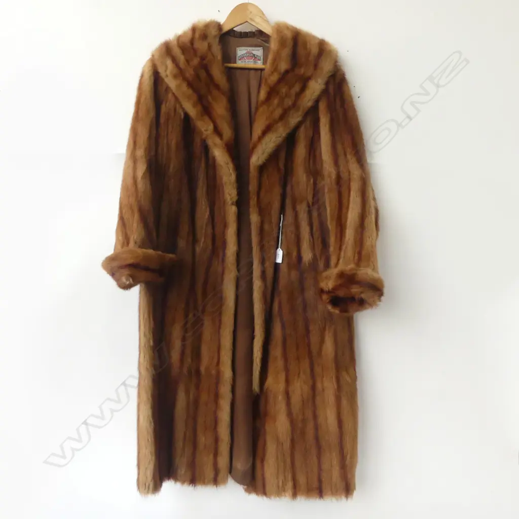 VINTAGE FUR COAT Image 1++