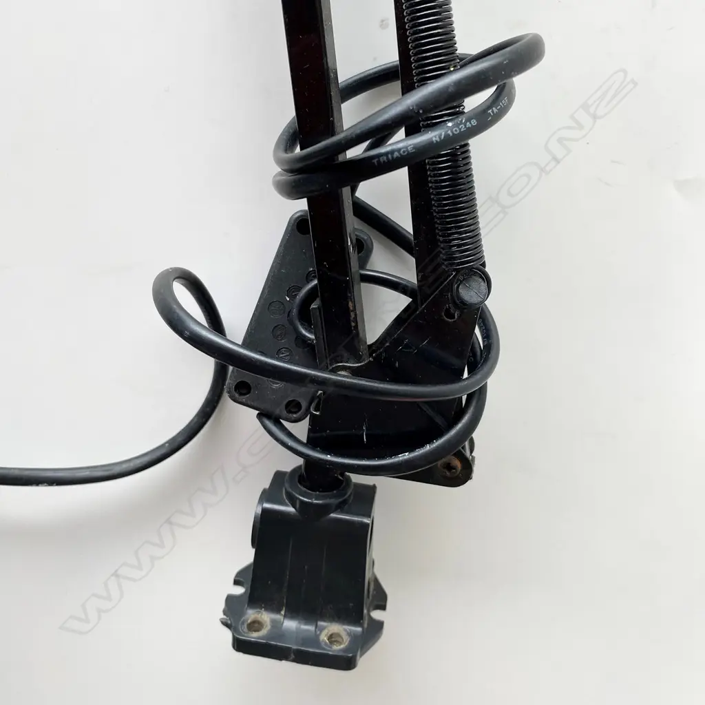 BLACK ANGLE POISE LAMP, WORKING, L.900mm,  SPRINGS FAULTED Image 1++
