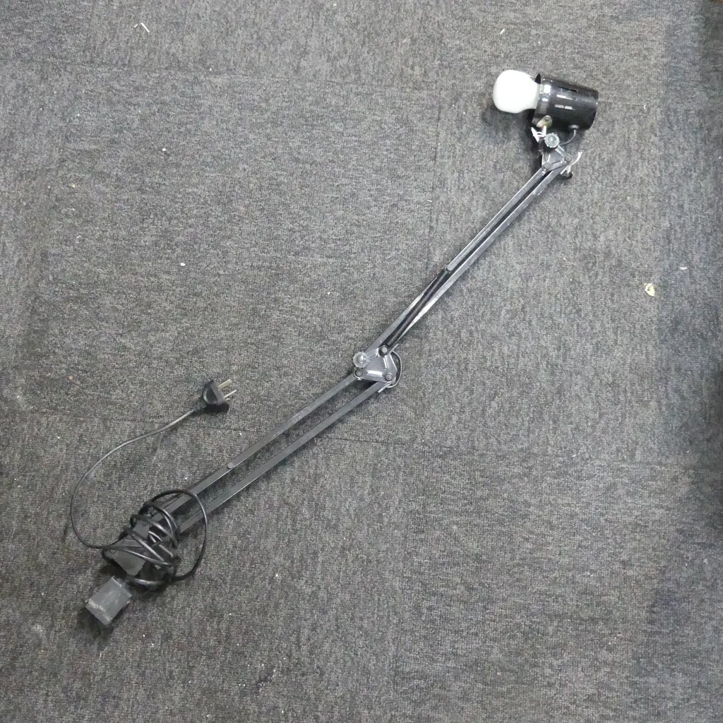 BLACK ANGLE POISE LAMP, WORKING, L.900mm,  SPRINGS FAULTED Image 1++