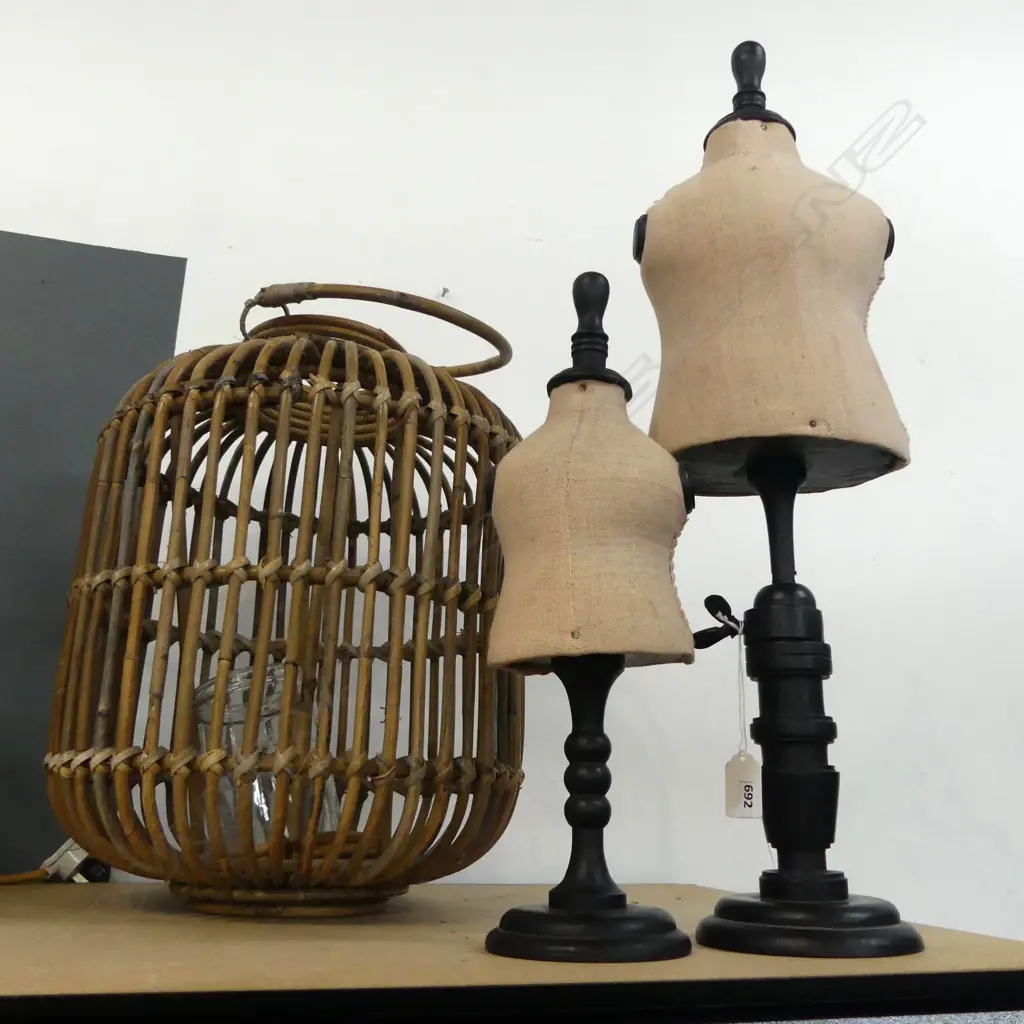 2 DECORATIVE MANNEQUINS H.580, 380mm + LANTERN H.600mm Image 1++