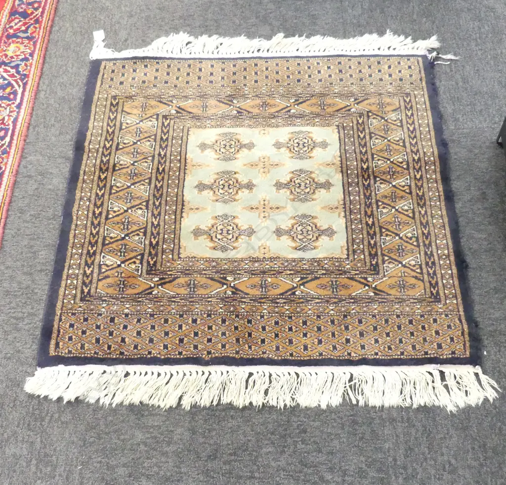 SMALL HAND KNOTTED WOOL PILE RUG 760x790mm Image 1++