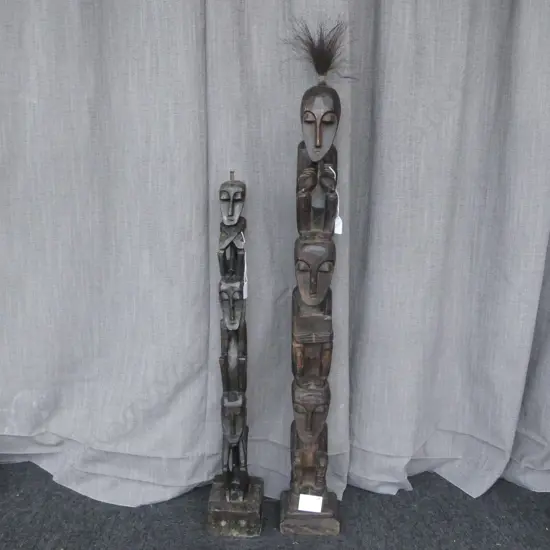 2 GARNAIN CARVED WOOD MEDICIAN TOTEMS H1030MM TALLEST