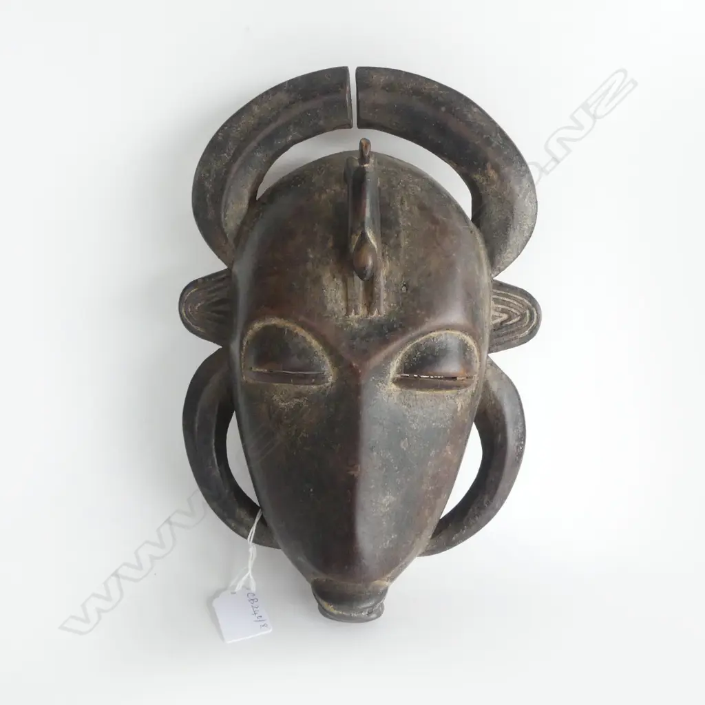 CARVED WOODEN AFRICAN MASK H.275mm Image 1++