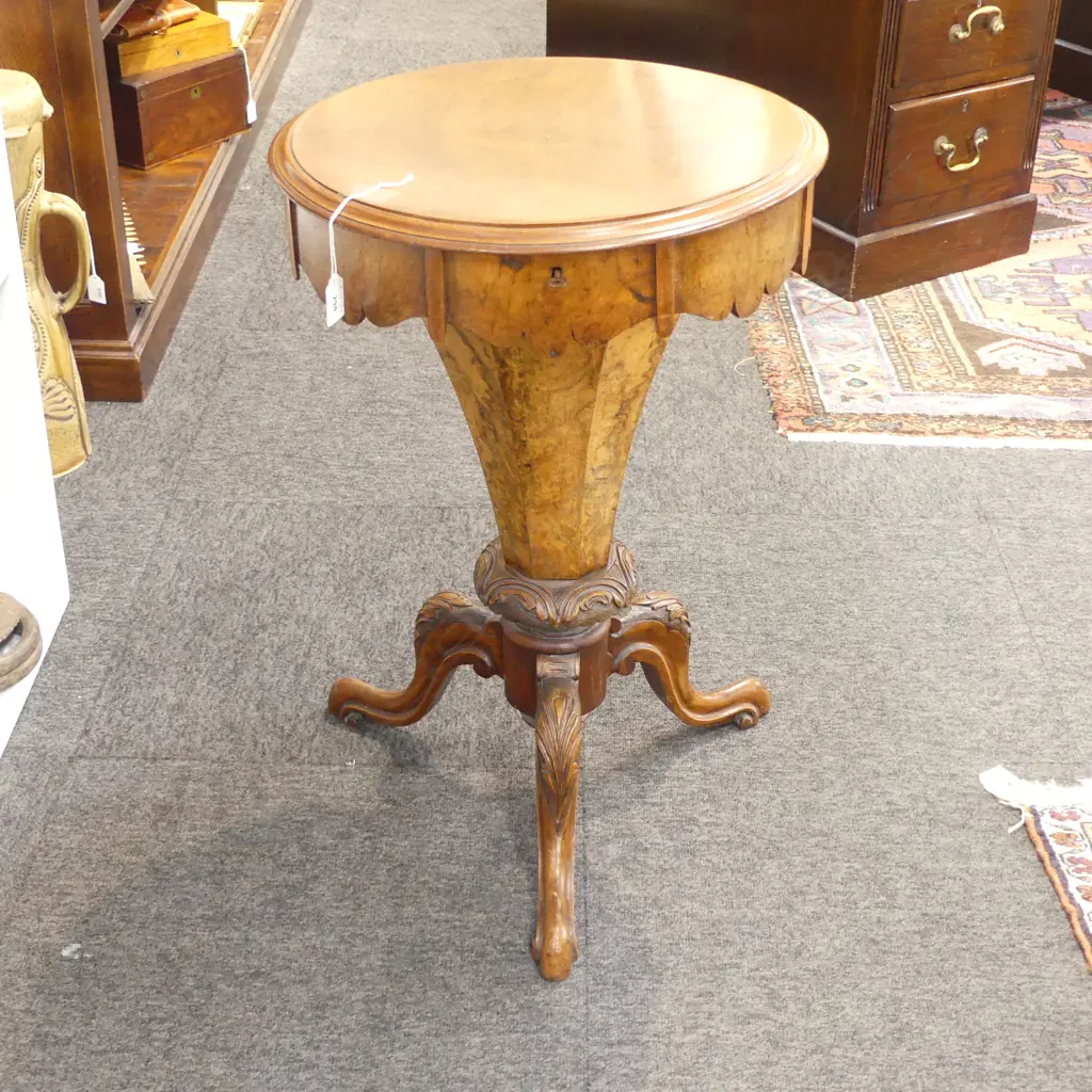 VICTORIAN MAHOGANY SEWING TABLE H.650mm Image 1++