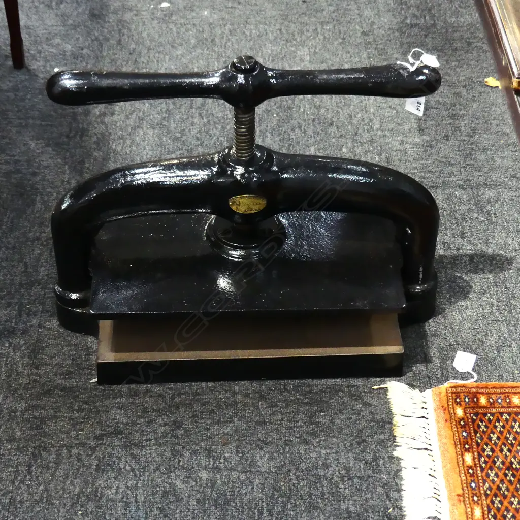 ANTIQUE BOOK PRESS W.500mm WILLIAM COLLINS STATIONERS GLASGOW Image 1++