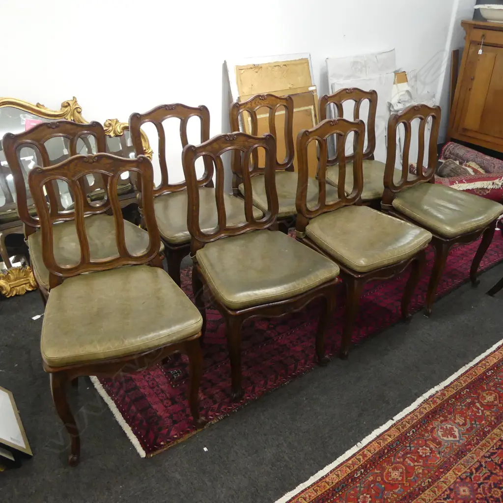 A set of eight oak dining chairs, Image 1++
