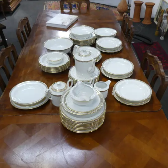 LIMOGE DINNERSET, 22 LG PLATES 12 PLATES & BOWLS TUREENS BOWLS TEASET ETC