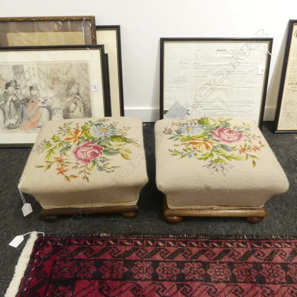 PR NEEDLEWORK FOOTSTOOLS 320x320x170mm Image 1++