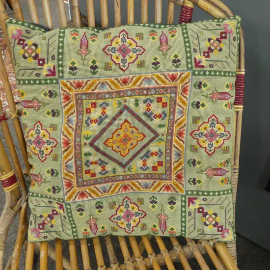 NEEDLEWORK CUSHION 440x440mm