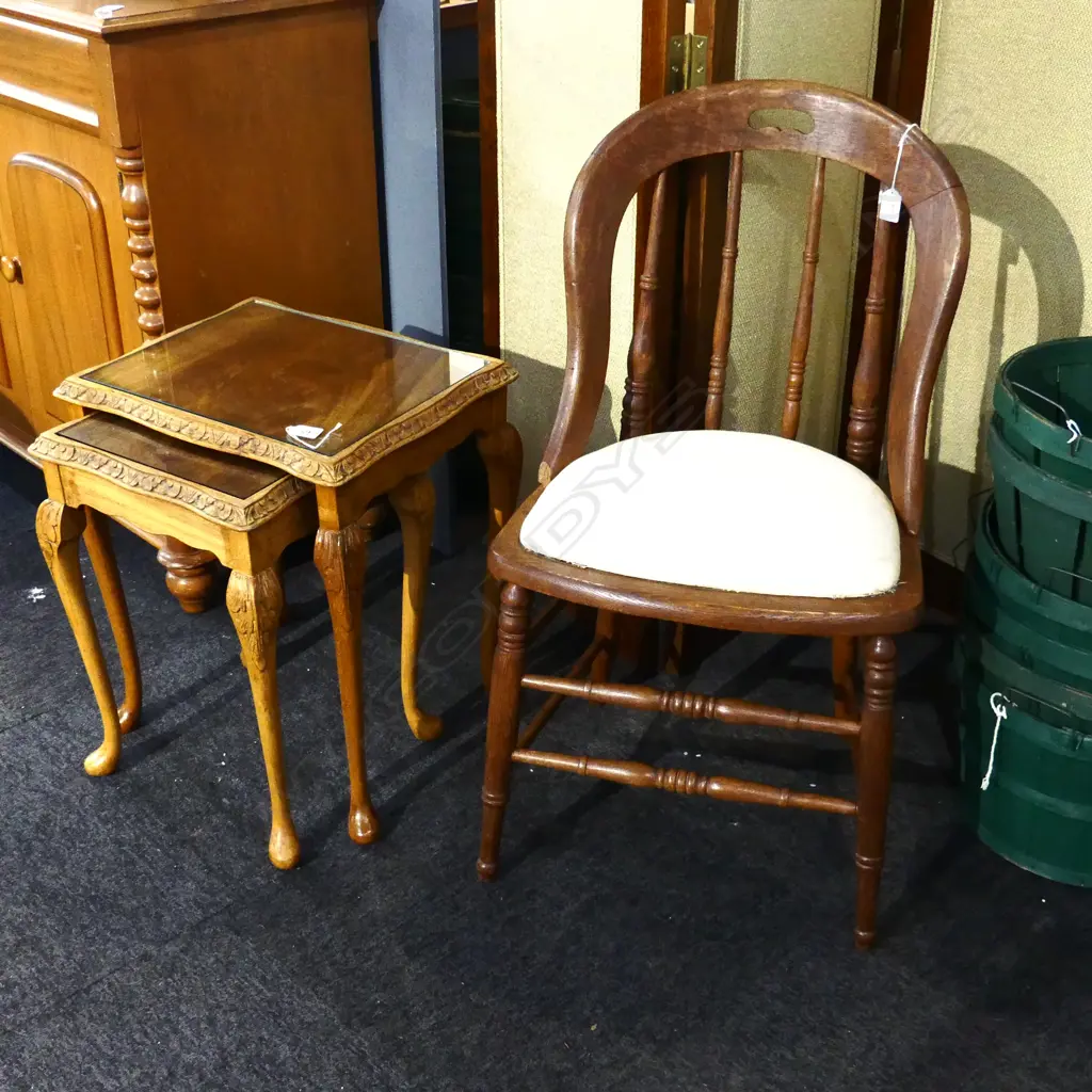CHAIR & 2 NESTING TABLES Image 1++