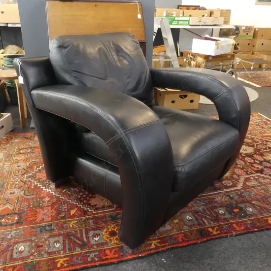 CONTEMPORARY BLACK LEATHER ARMCHAIR