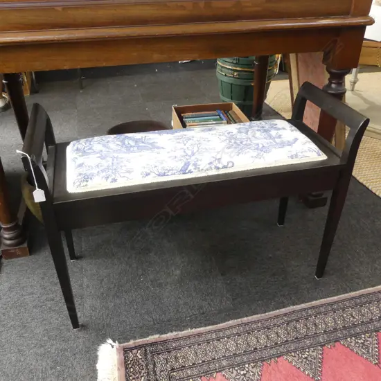 PIANO STOOL W.925mm