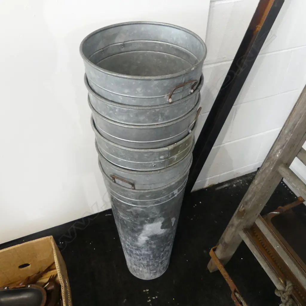 6 GALVANISED METAL BUCKETS H.600mm Image 1++