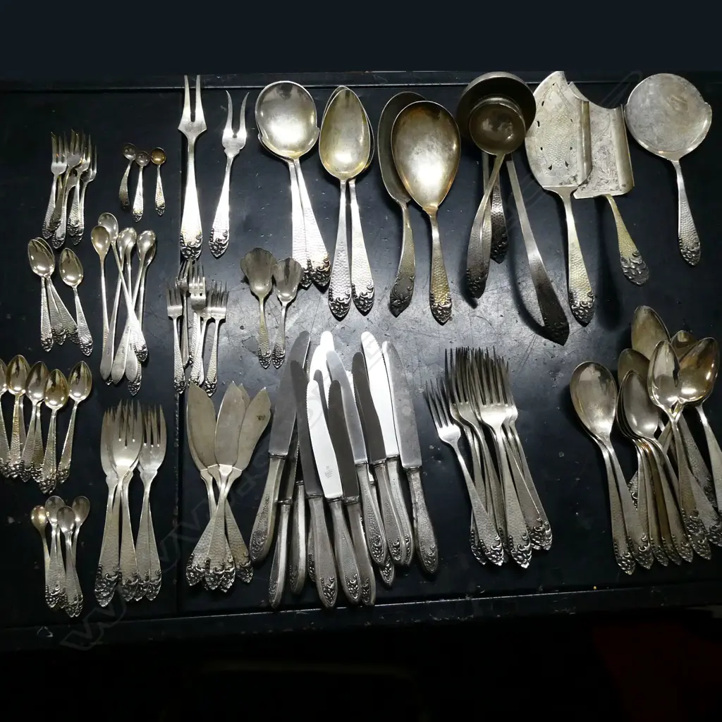 LG CUTLERY SERVICE, MARKED 800 PK TESTING AS SILVER PLATE Image 1++