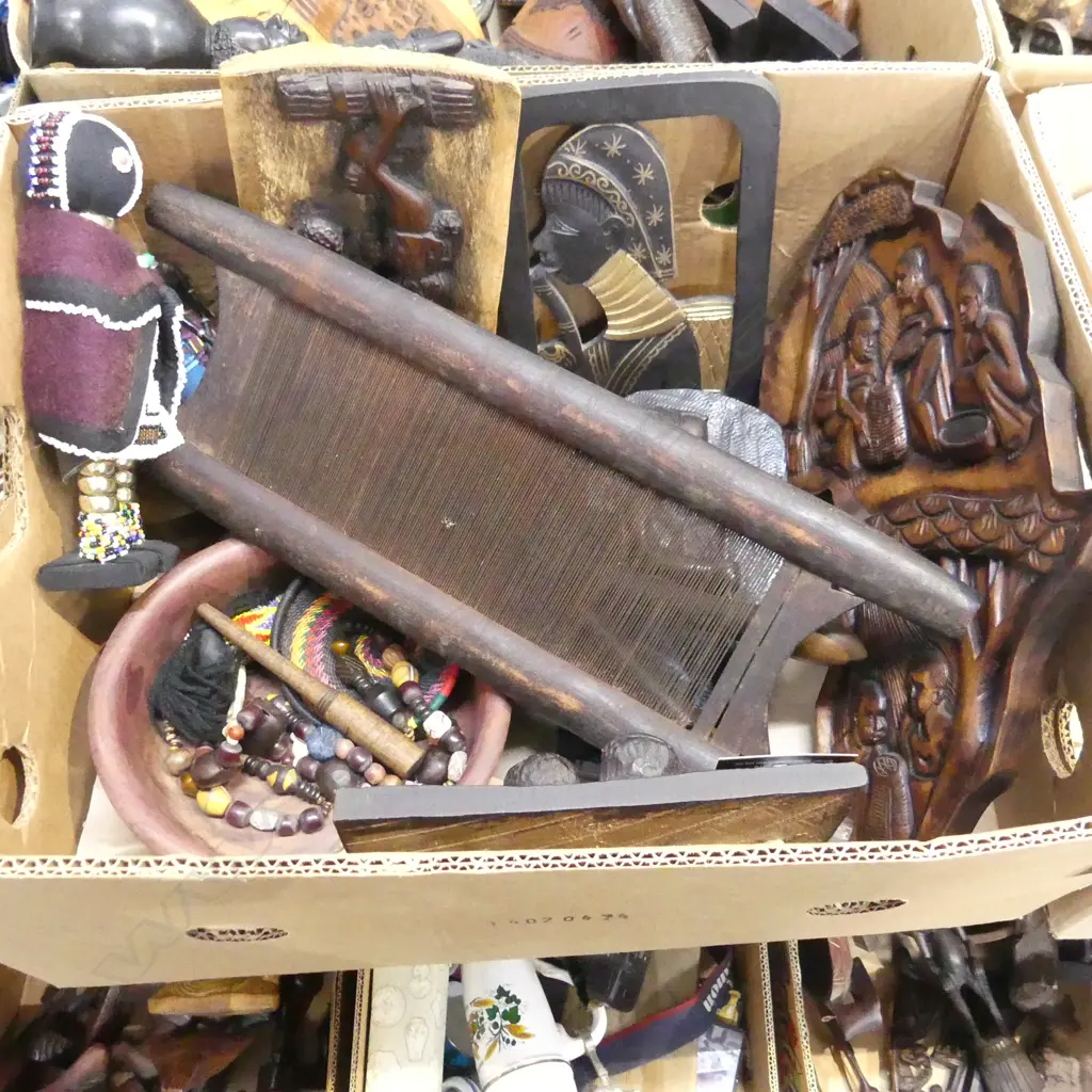 COLLECTION OF 20PCS AFRICAN WOOD & BEAD ART ETC Image 1++