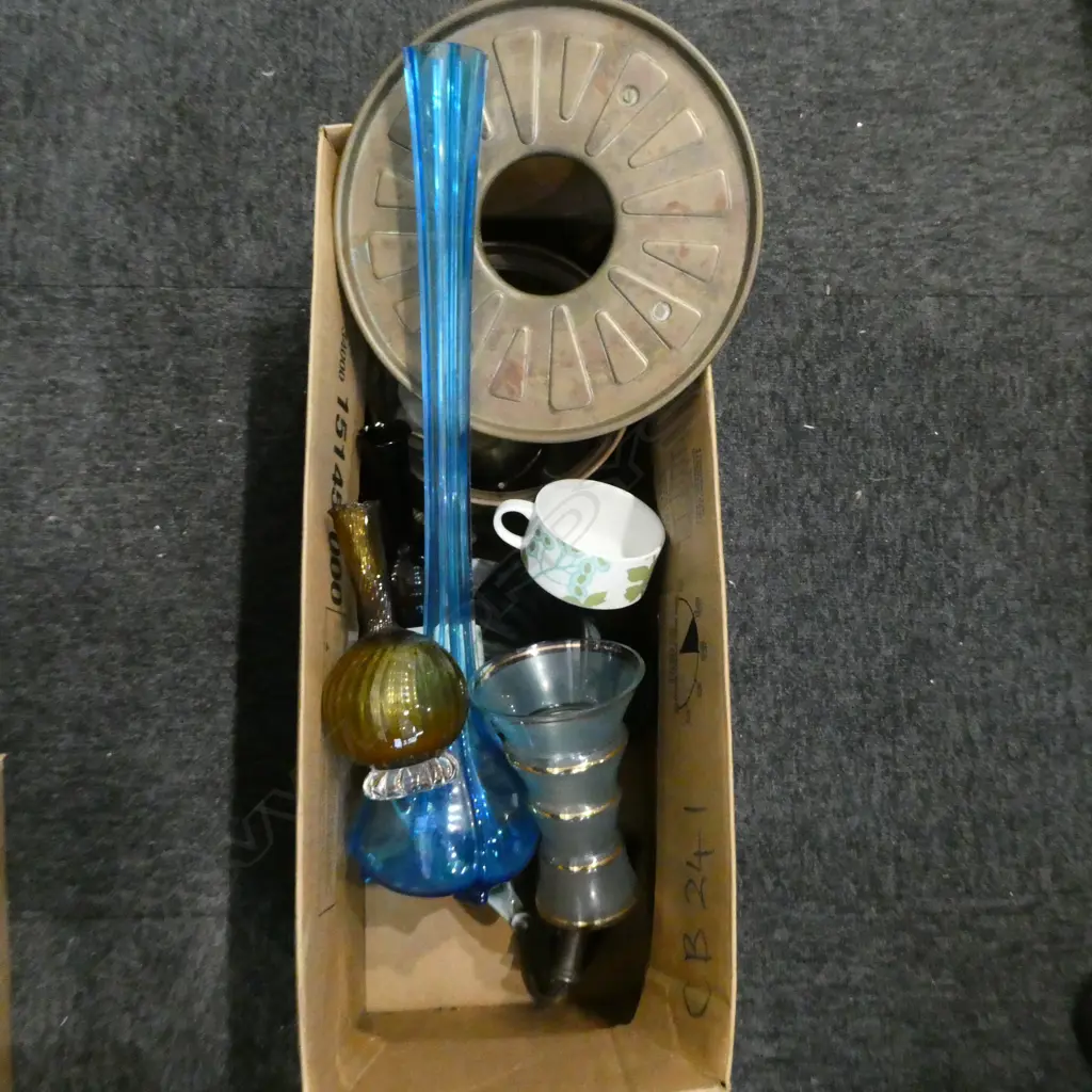 ASST. CHINA, BURNER, 3 ART GLASS VASES INCL. BLUE H.500mm Image 1++