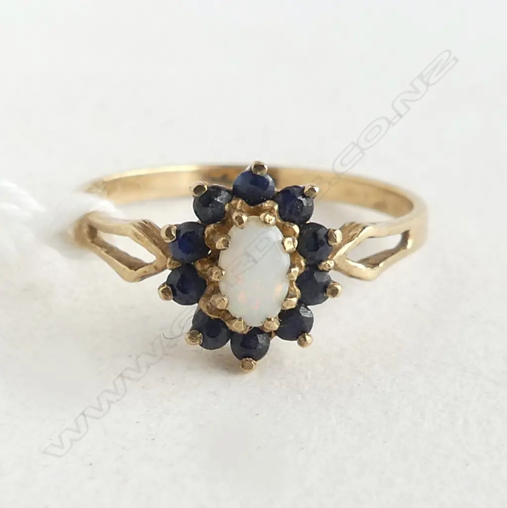 OPAL & SAPPHIRE 9CT GOLD CLUSTER RING 1.6gms  SIZE O Image 1++