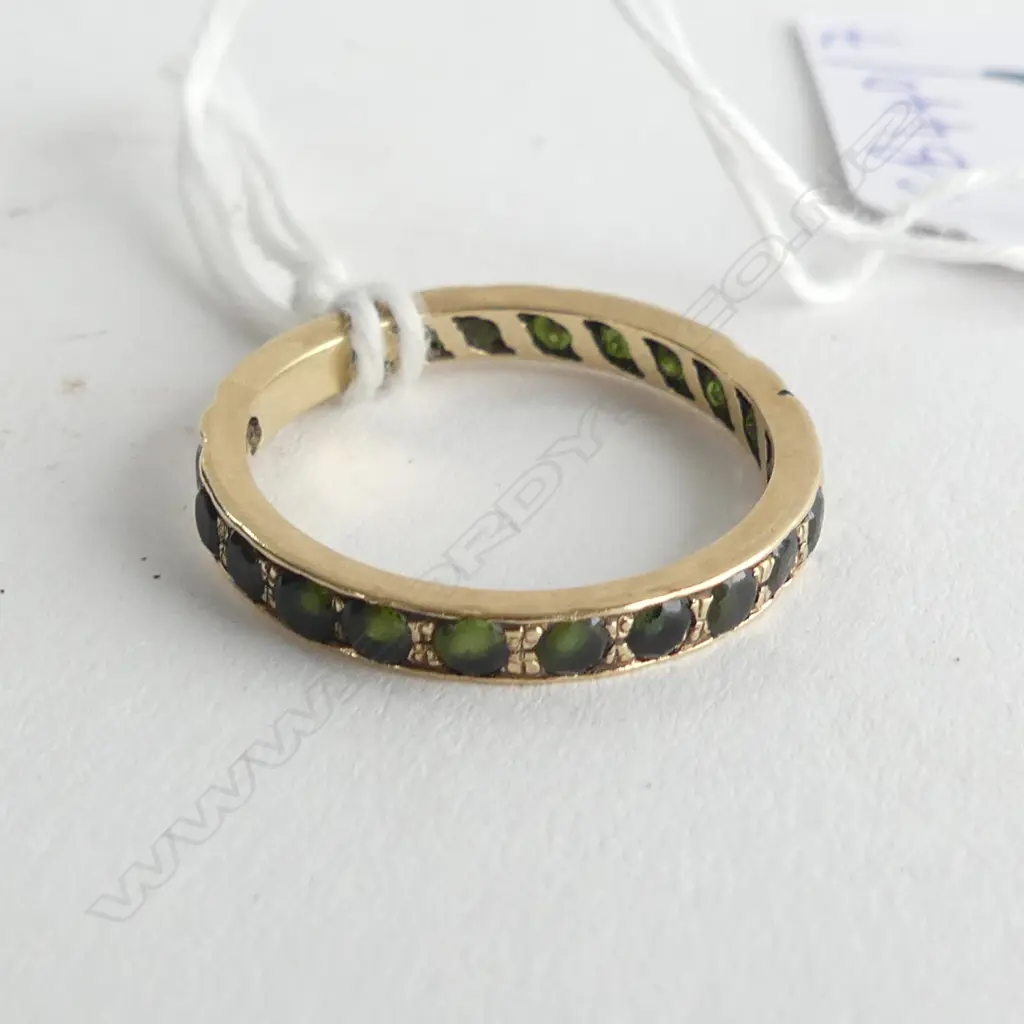 14CT GOLD GREEN STONES? BAND  SIZE R  (STONES ARE WORN) 2.2gms Image 1++