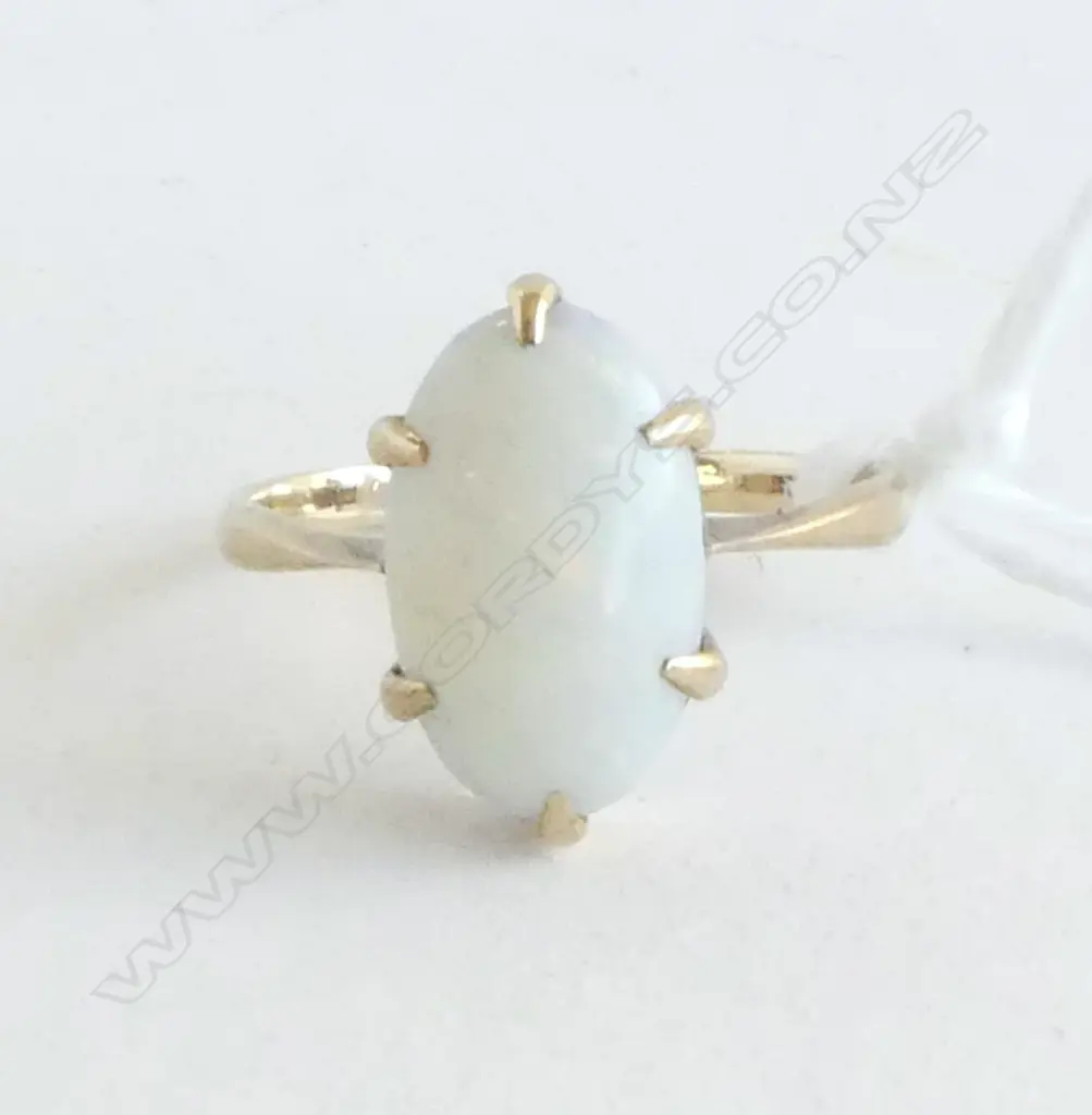 9ct GOLD & OPAL RING, SIZE F  1.3 GMS Image 1++