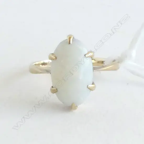 9ct GOLD & OPAL RING, SIZE F  1.3 GMS