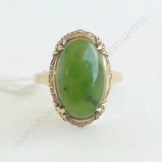 9ct GOLD & POUNAMU RING 3.5gm  SIZE L