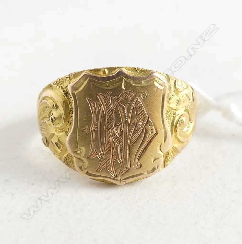 19thC 18CT YELLOW GOLD SIGNET RING shield cartouch with initials 6.25gms SIZE O Image 1++