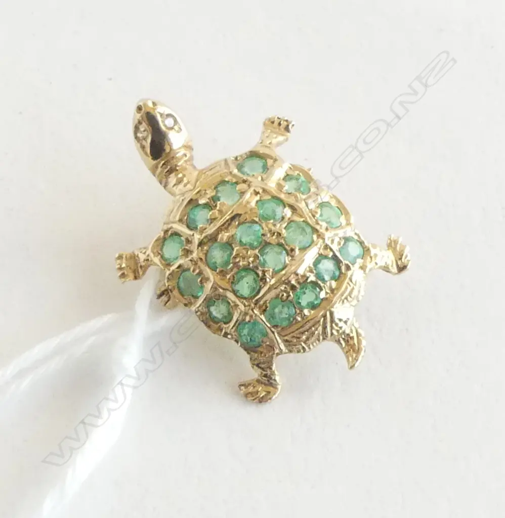14ct GOLD & EMERALD TURTLE BOOCH L.20mm 2.1 GRAMS Image 1++