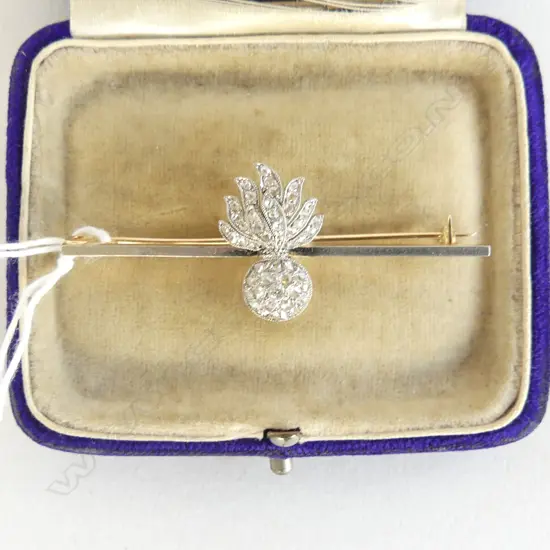 14CT GOLD & DIAMOND GRENADE BAR BROOCH  WITH VALUATION 