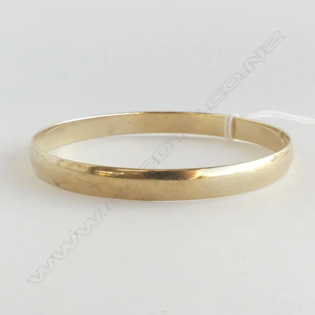 9ct YELLOW GOLD BANGLE exterior Dia.70mm 19gms Image 1++