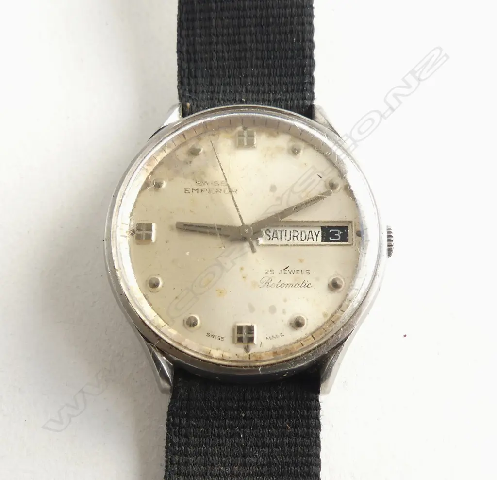 VINTAGE SWISS EMPEROR 25 Jewels Rotomatic GENTS WRIST WATCH Image 1++