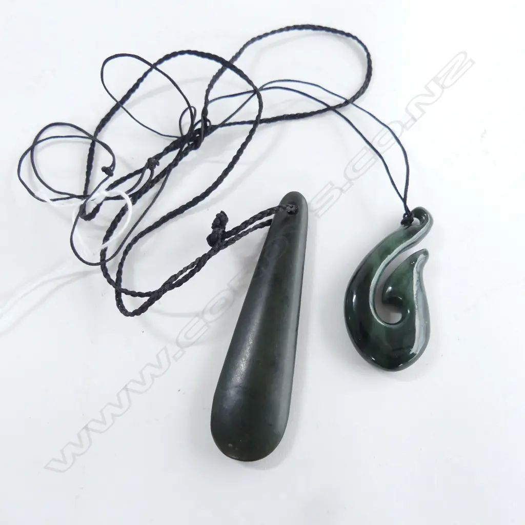 2 GREENSTONE PENDANT NECKLACES Image 1++