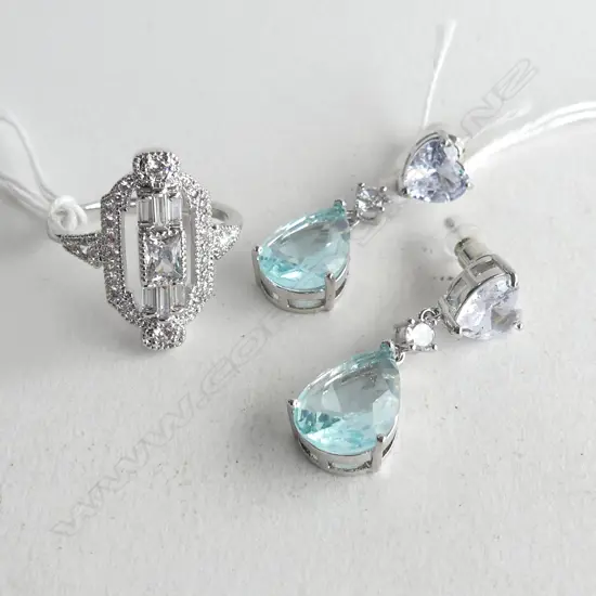 PR COSTUME PALE BLUE DROP EARRINGS & DECO LOOK RING. SIZE S  