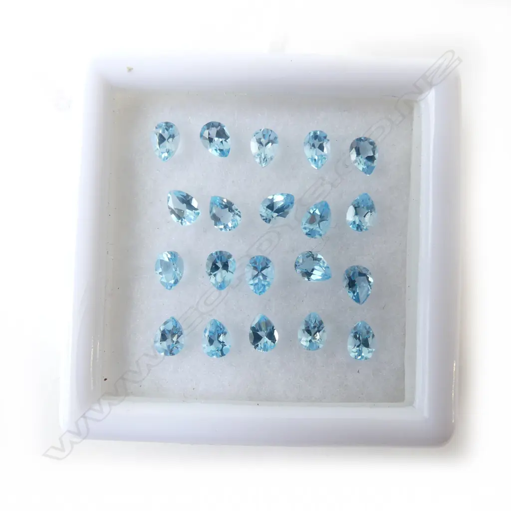 BLUE TOPAZ 20 PIECES 4 X 3 = 3.70CT Image 1++