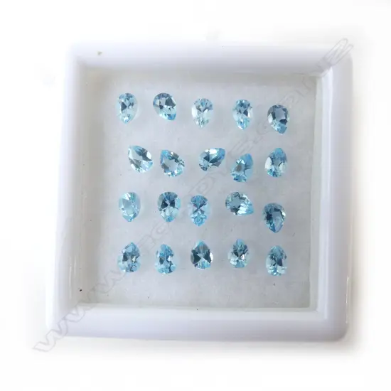 BLUE TOPAZ 20 PIECES 4 X 3 = 3.70CT