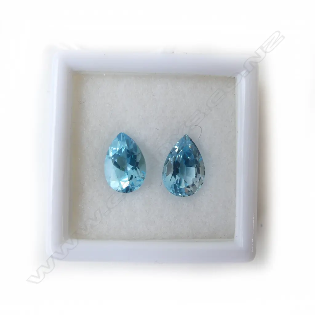 BLUE TOPAZ  2 PIECES 12 X 8 MM  = 8.80CT Image 1++