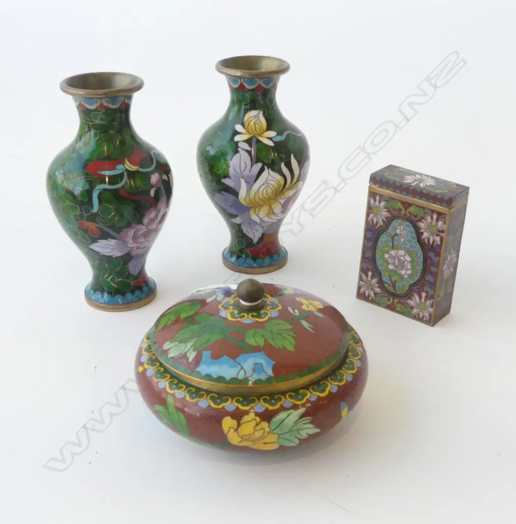 4 PCES CLOISONNE; PR VASES H.150mm, 2 LIDDED CONTAINERS,  Image 1++