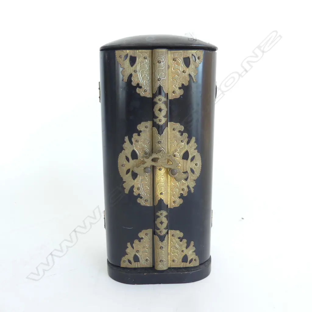 OLD SMALL JAPANESE BLACK LACQUERED SHRINE w doors H.170mm Image 1++