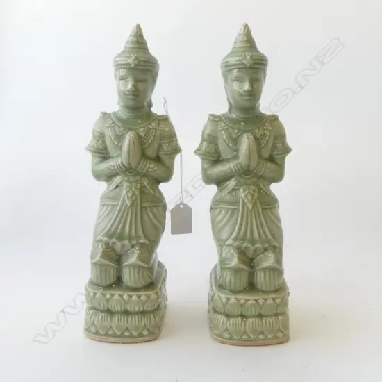 PR THAI CELADON PRAYING FIGURES H.305mm