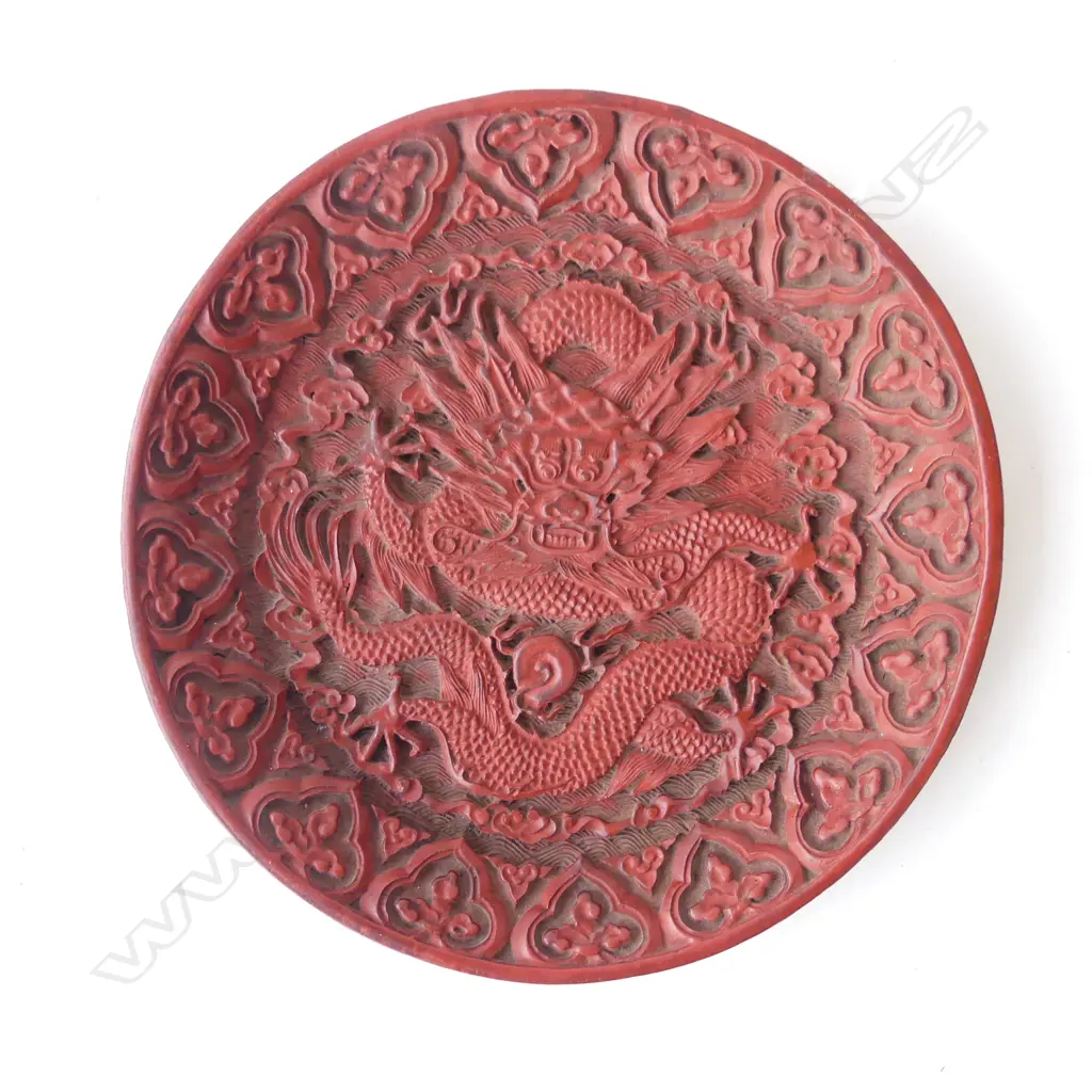 CHINESE RESIN CINNABAR PLATE w. 5 CLAW DRAGON 200mm dia Image 1++