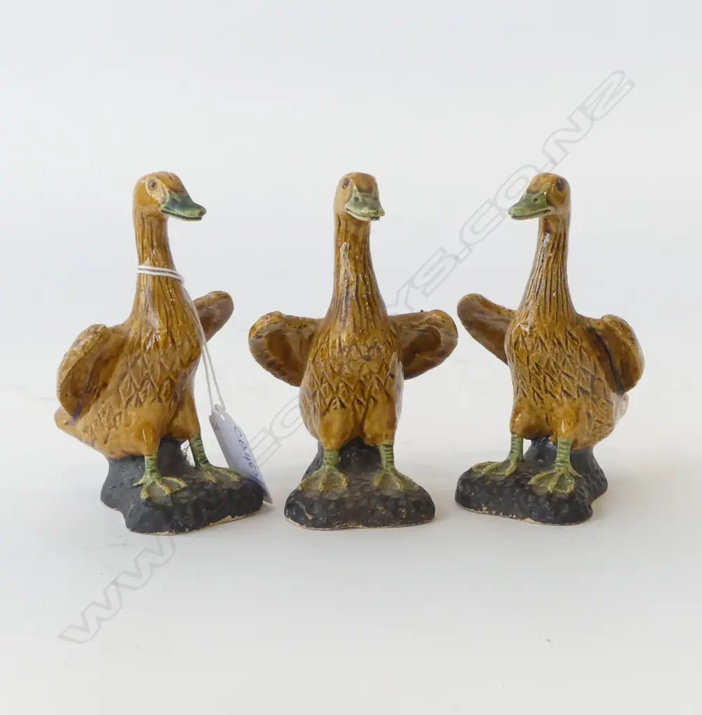 3 CHINESE CERAMIC DUCKS H.110mm Image 1++