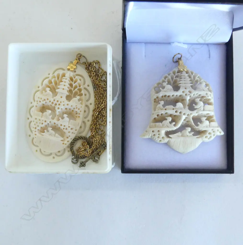 2 VINTAGE CARVED IVORY PENDANTS Image 1++
