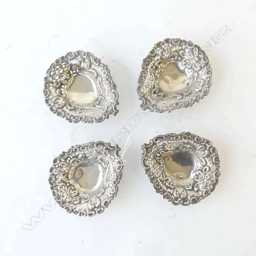 4 PIERCED STG SILVER DISHES 95x80mm 75gms Image 1++