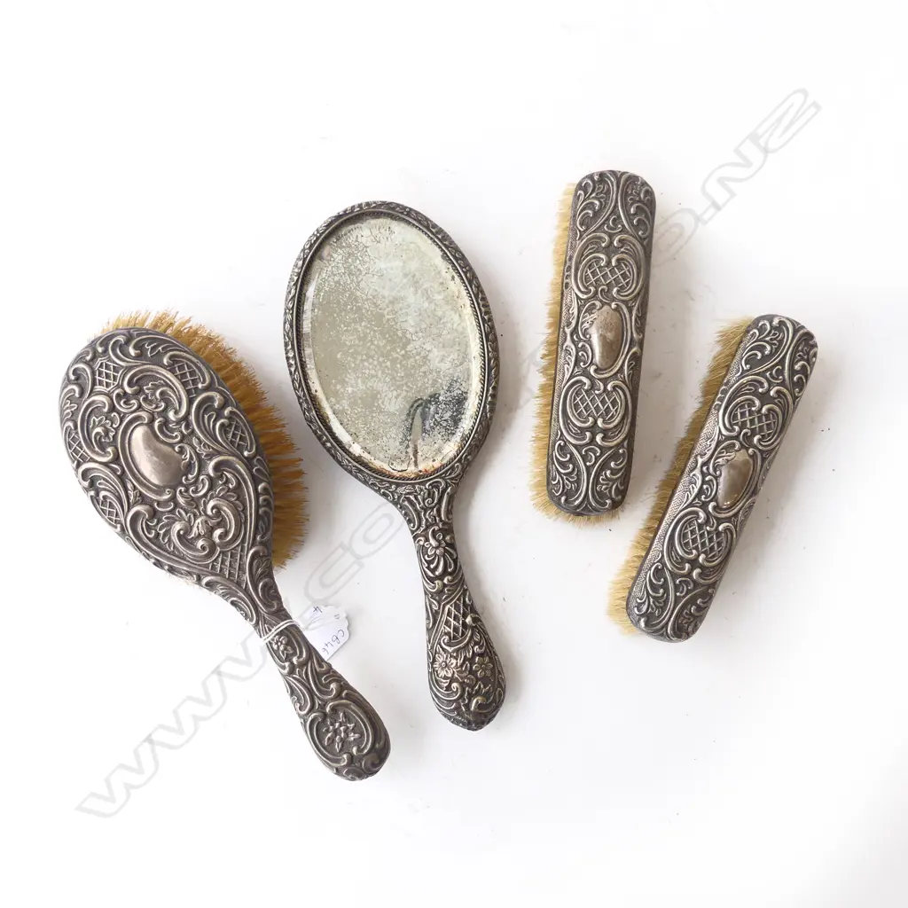 4 PCE STG SILVER DRESSING SET Image 1++