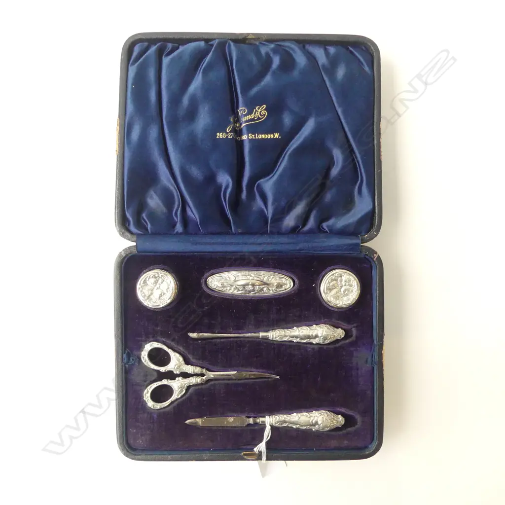 EDWARDIAN SILVER FITTED CASED VANITY IMPLEMENT CASE/BOX. pr rouge pots + 4 other silver items Birmingham 1905 by Levi .. Image 1++