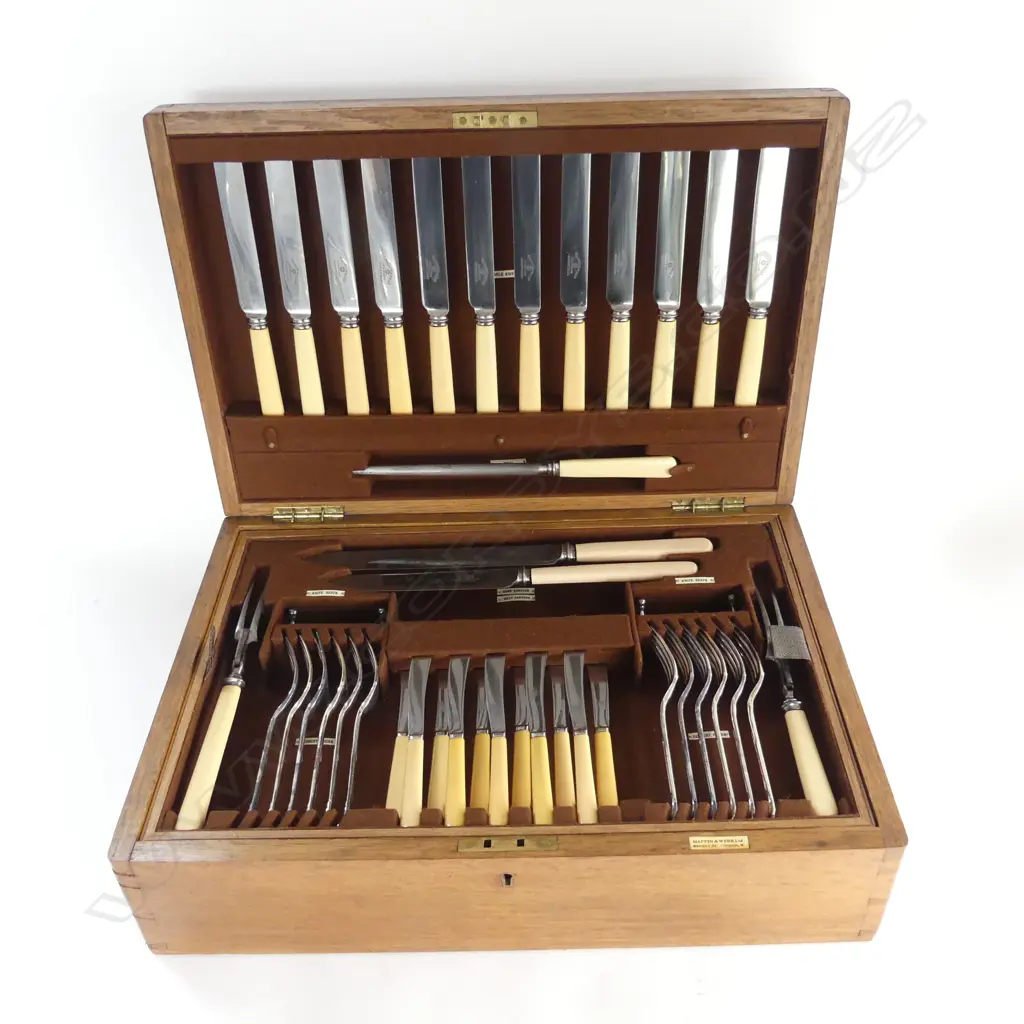 12 PLACE EP MAPPIN & WEBB CUTLERY CANTEEN w. IVORINE 'BONE' HANDLED KNIVES W.510mm Image 1++
