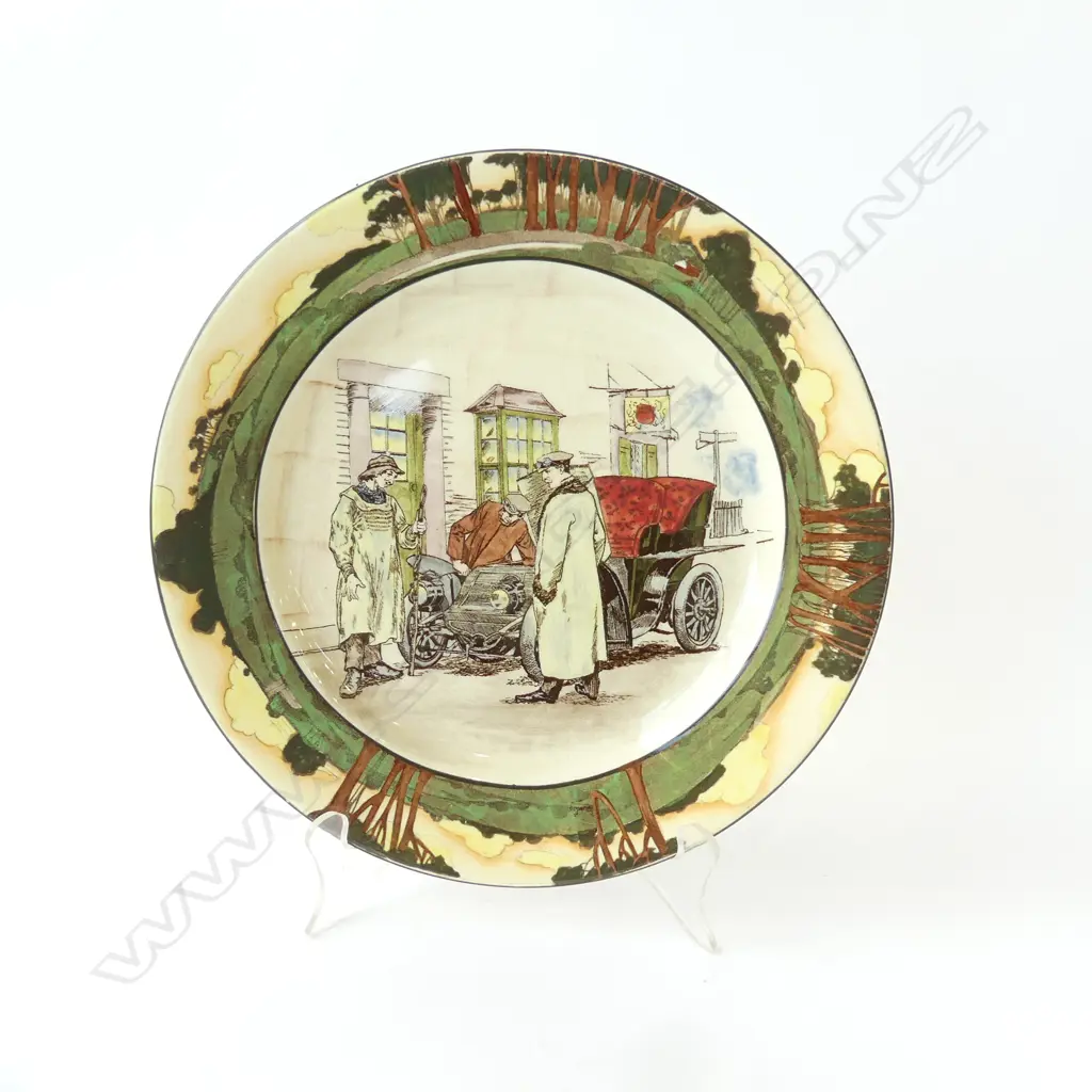 ROYAL DOULTON MOTORING PLATE ‘YOKEL & MOTORIST OUTSIDE CHEQUERS INN’ DESIGNED BY GEORGE HOLDCRAFT D2406, D.245MM Image 1++