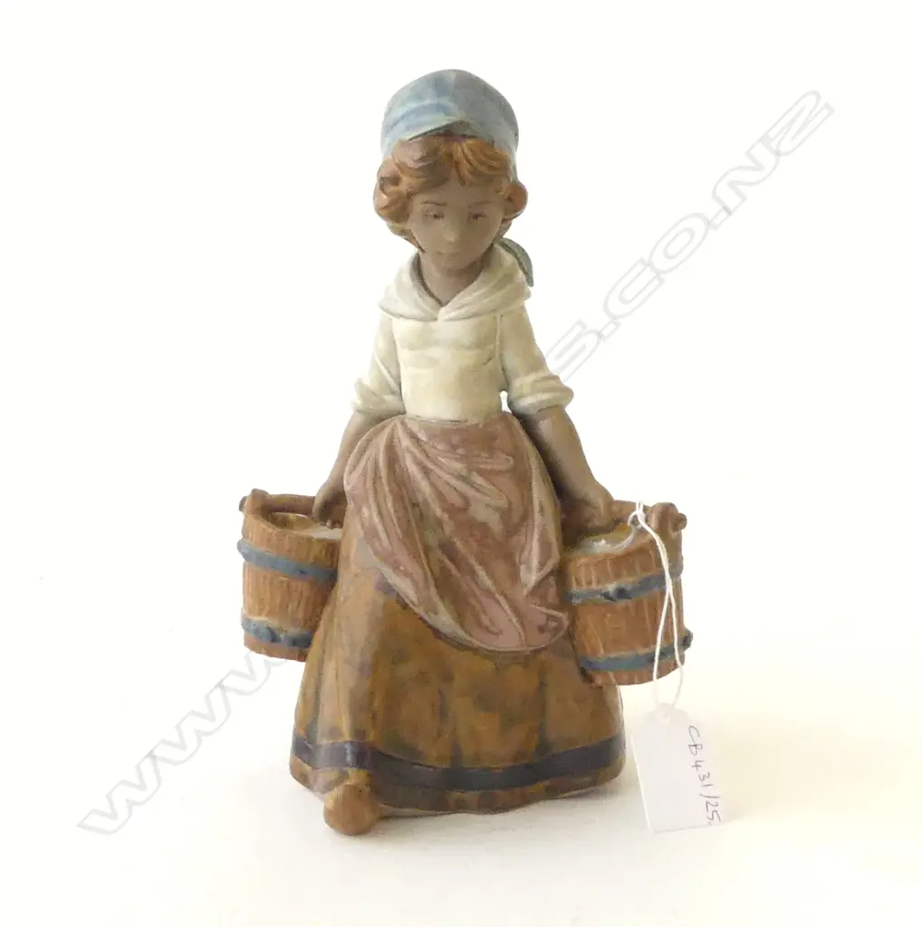 LLADRO GIRL w. 2 BUCKETS H.220mm Image 1++